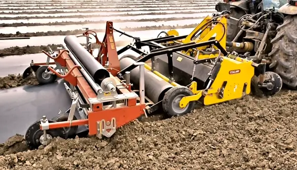 Collari ACLISB lysvių formuotojas dirba lauke ir formuoja dirvą, laidoja akmenis